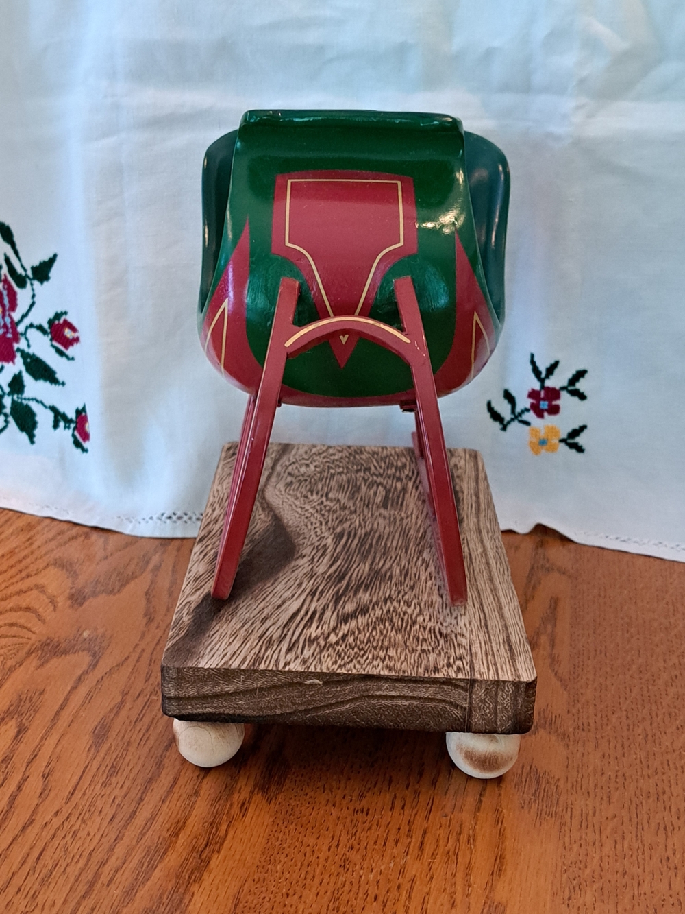 Vintage Tele Flora Green and Red Decorative Sleigh - Picture 2 of 8